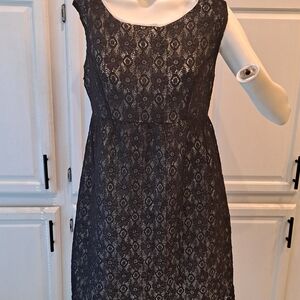 Chic Black Lace Midi Dress